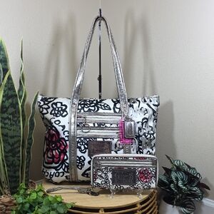 Coach Poppy Glam Tote With Matching Zip-Around Wallet